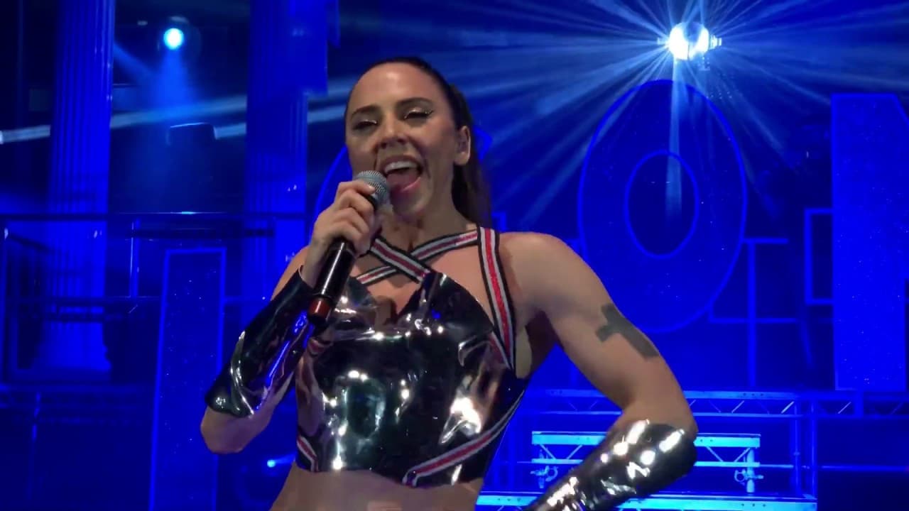 Melanie C ft. Sink The Pink - Live At The Troxy