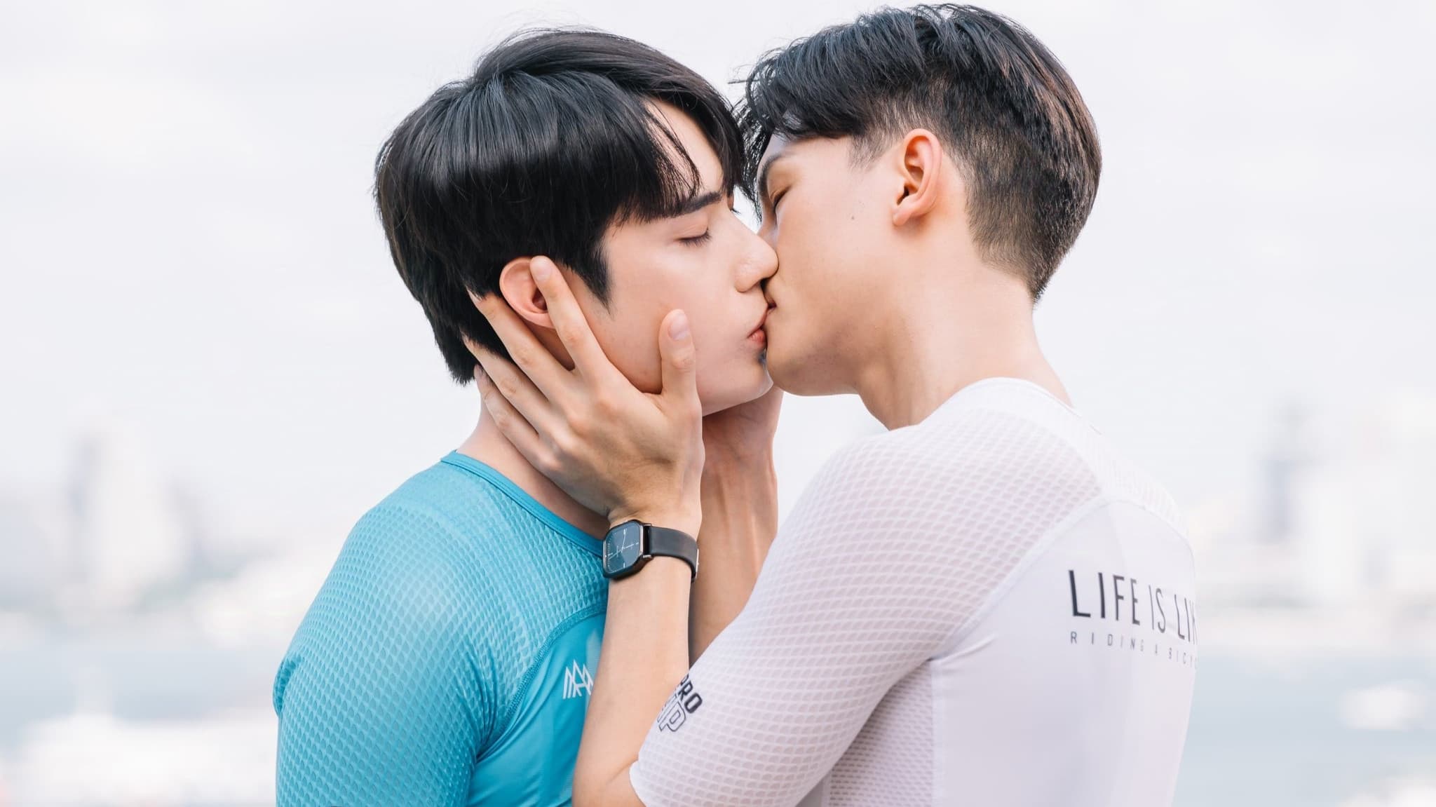 ปั่นไปให้ถึงรัก