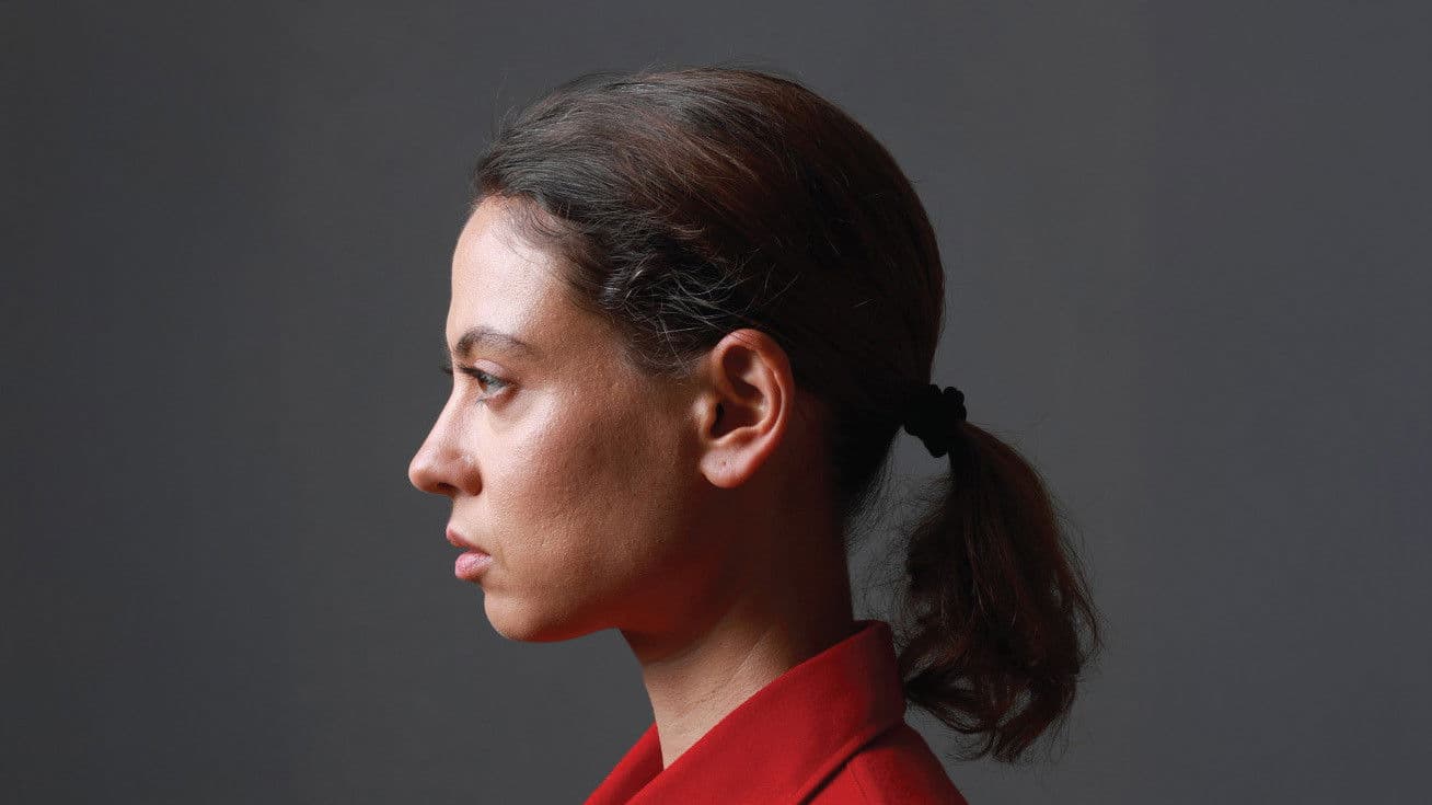 להיות ענת קם