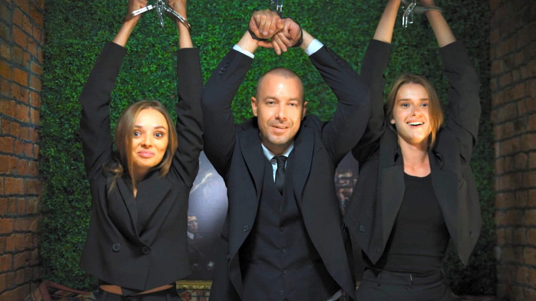 Роман с того света