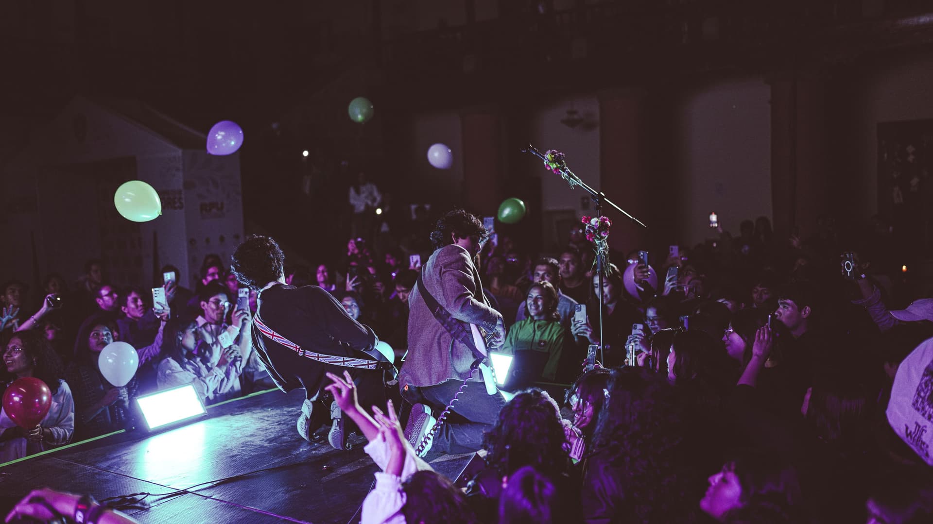 The Waris: La Cosecha de las Malas Siembras (En Vivo)