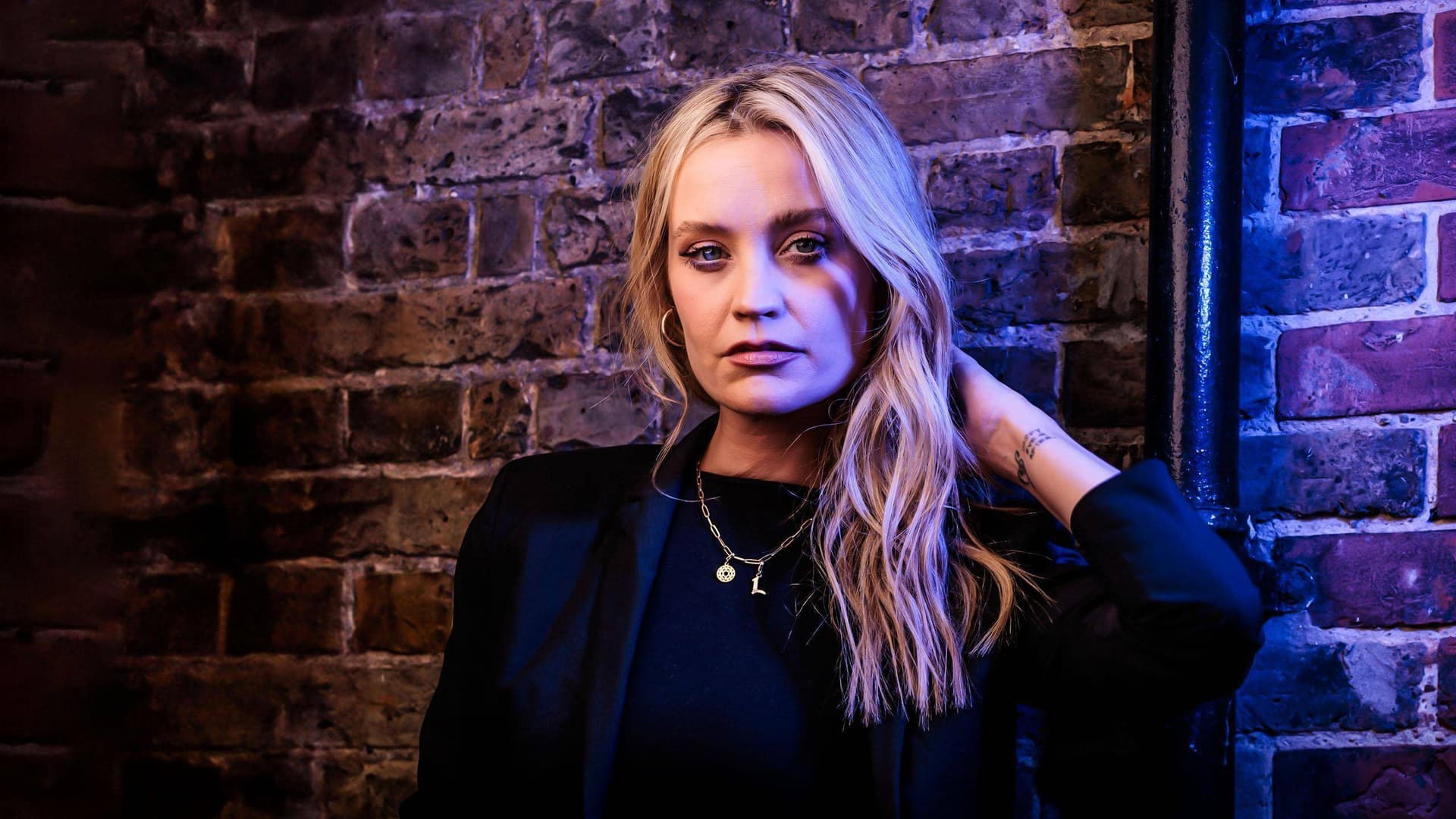 Laura Whitmore Investigates