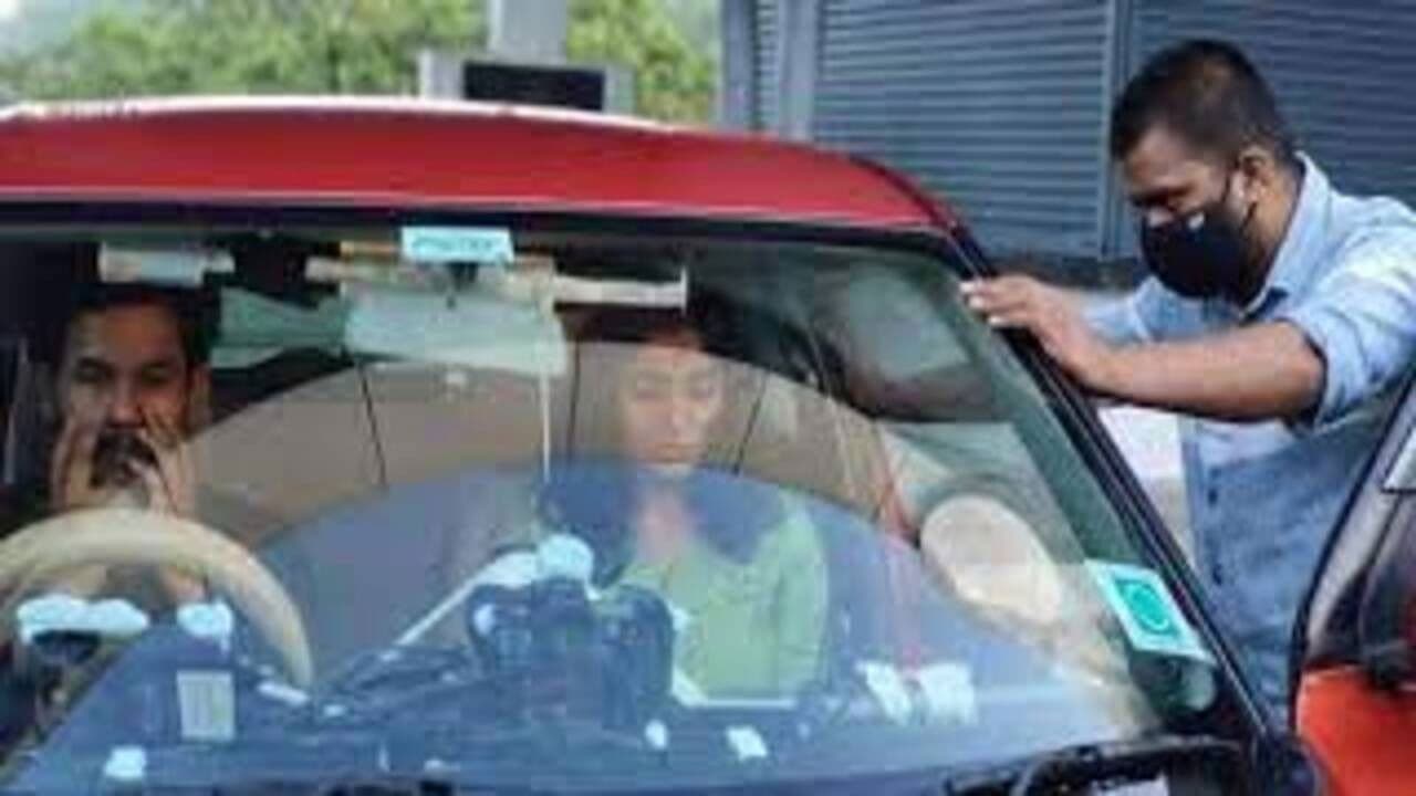 സന്തോഷത്തിന്റെ ഒന്നാം രഹസ്യം