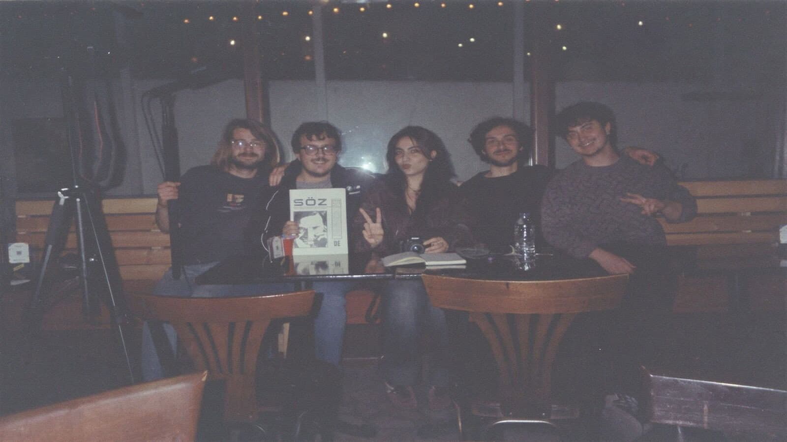 Koş Yoldaş! Arkanda Eski Dünya Var