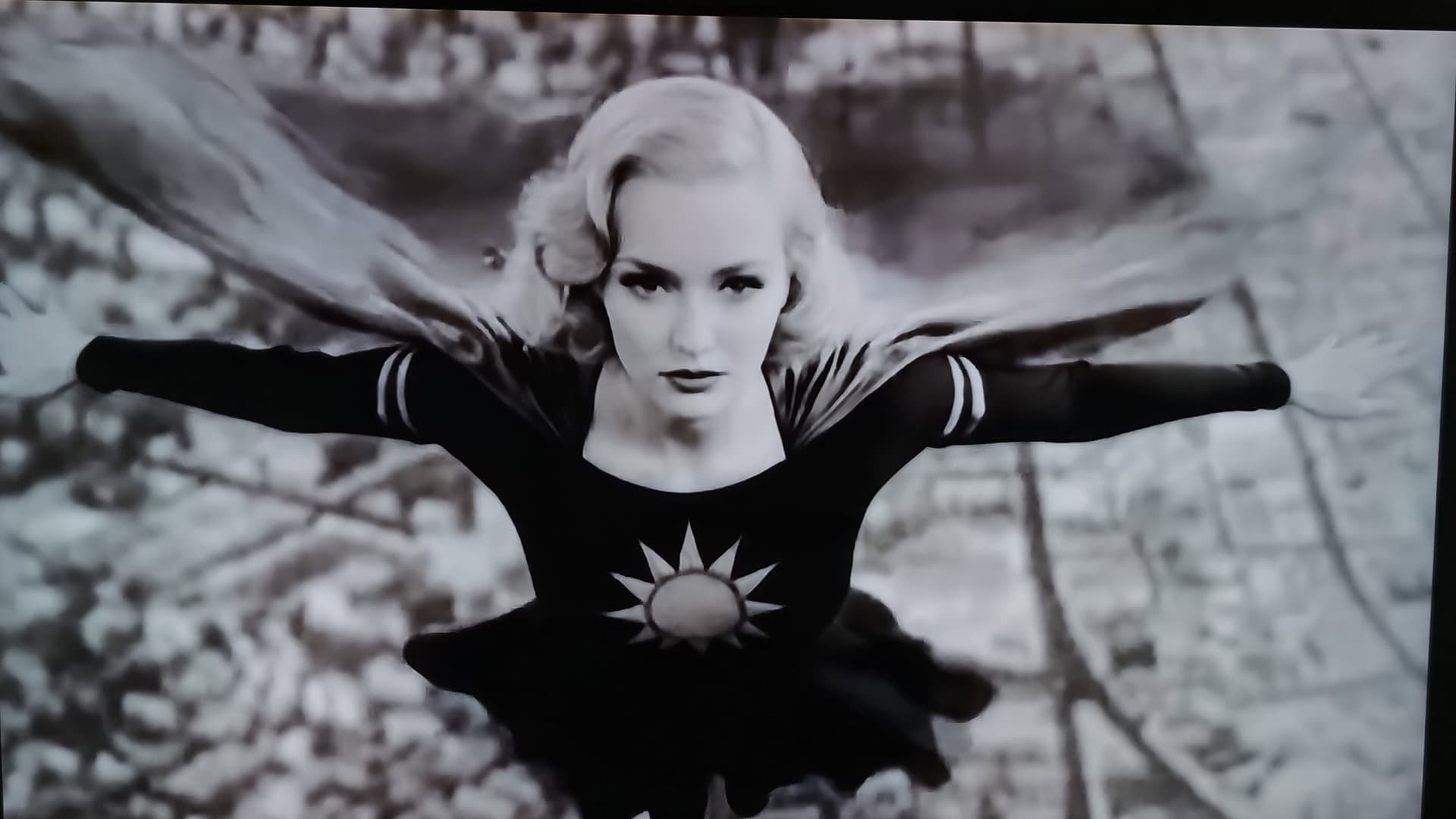 She Came from the Stars