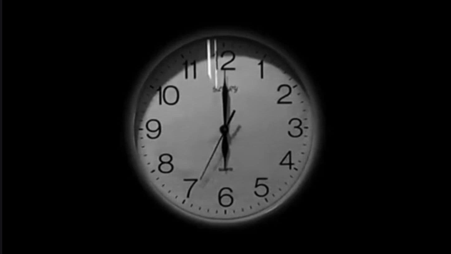 THE CLOCK (Bayangan Waktu)