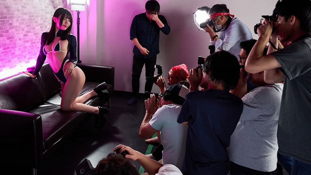 夏●ミ帰り相部屋NTR　一緒にイベントを手伝ってくれたオタク友達が喰い込み卑猥コスを褒めてくれたからー　ラブホでコスプレ中出し絶倫性交