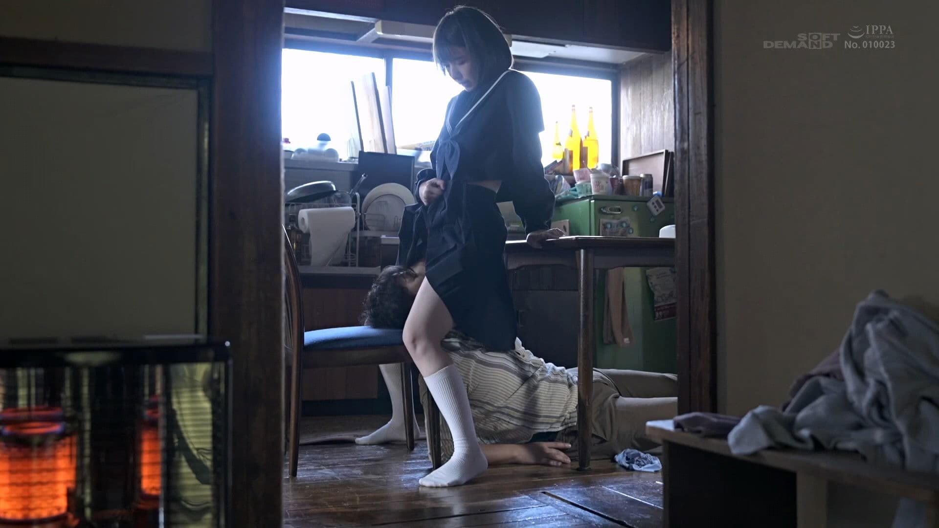 妹のマ○コに顔をうずめると気分が落ち着くので毎朝しています。桃色かぞくVOL.33 花狩まい