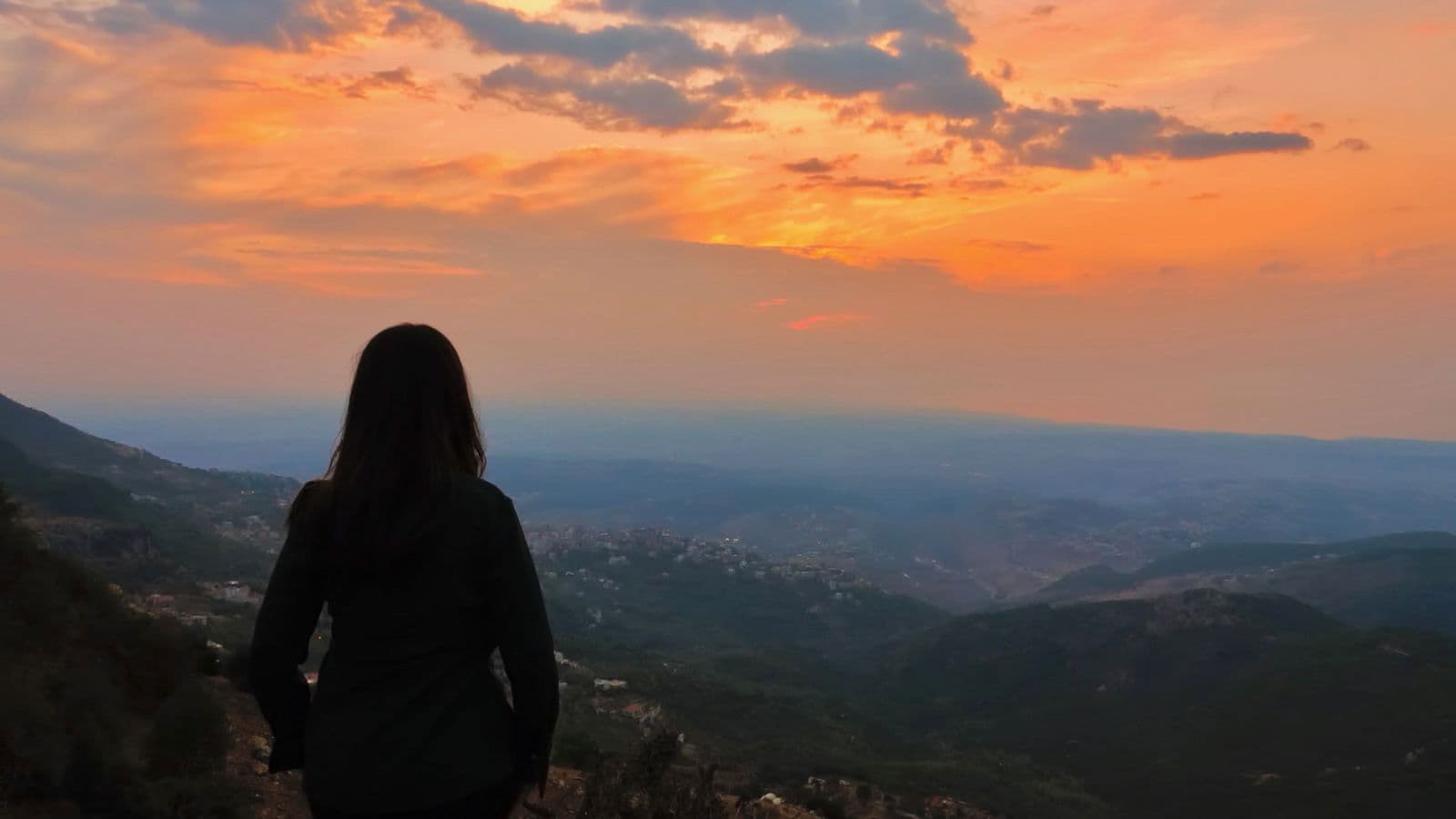 حكايات البيت الأرجواني