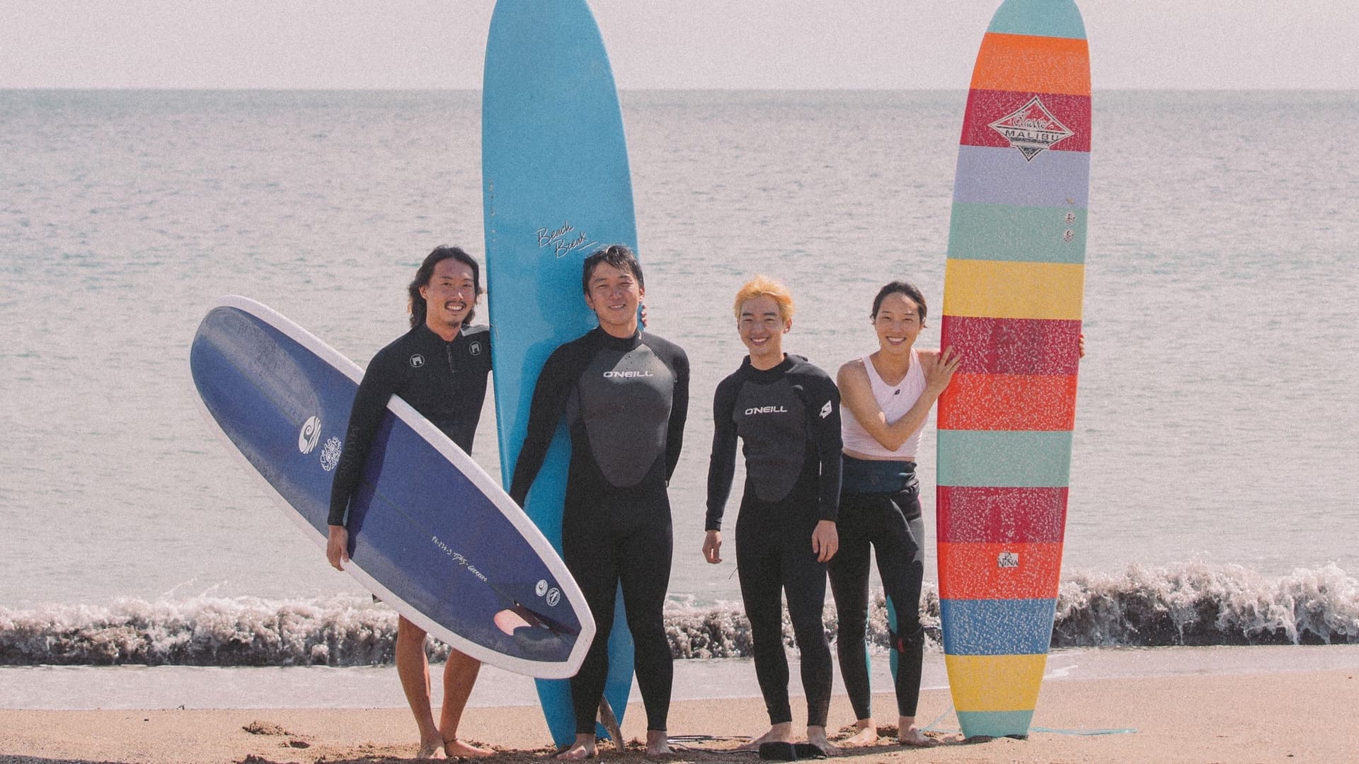 파도를 걷는 소년