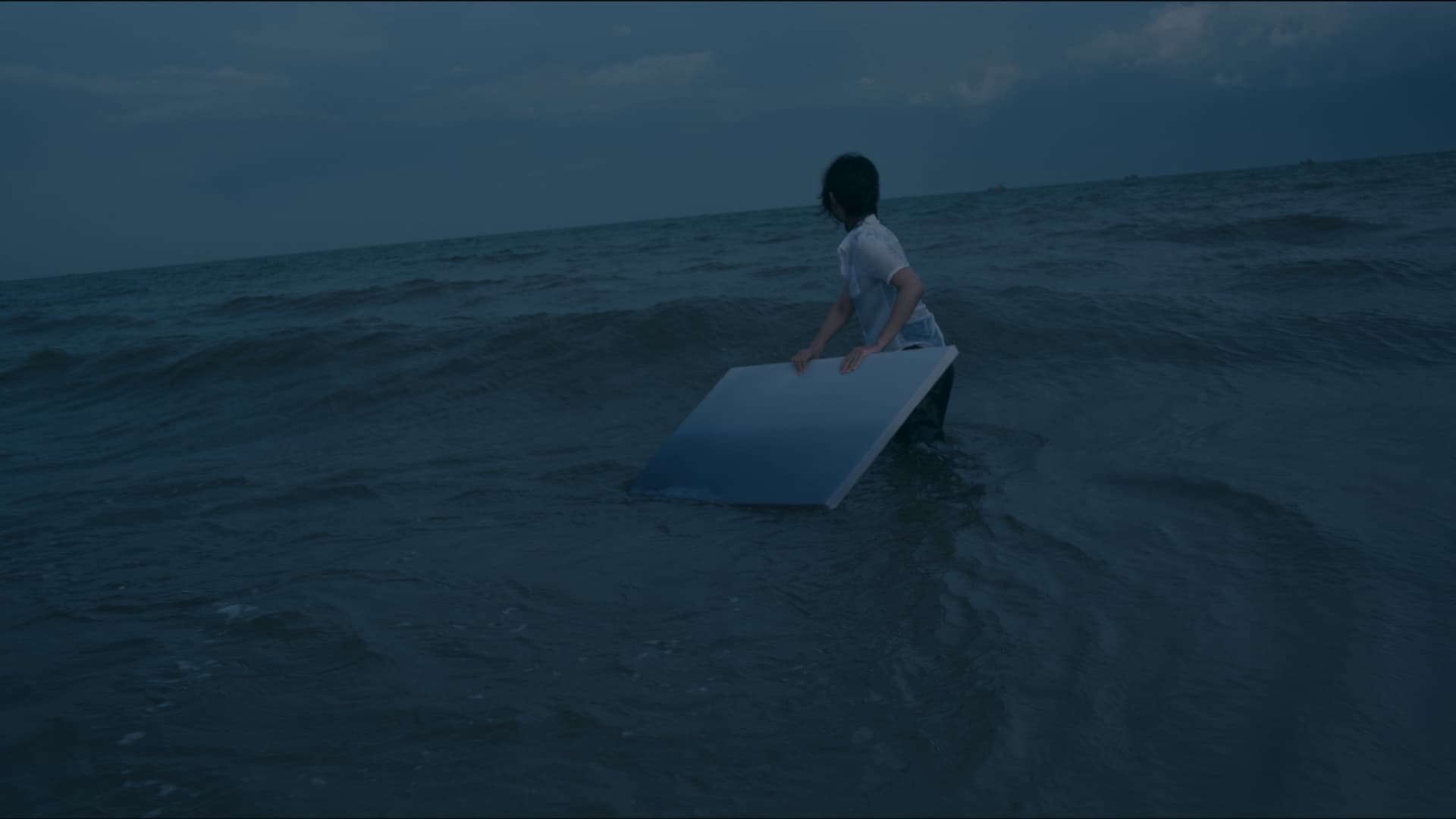 1/4: Hờ Hững