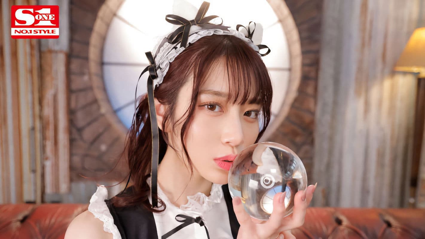 河北彩花の濃厚な唾液性交