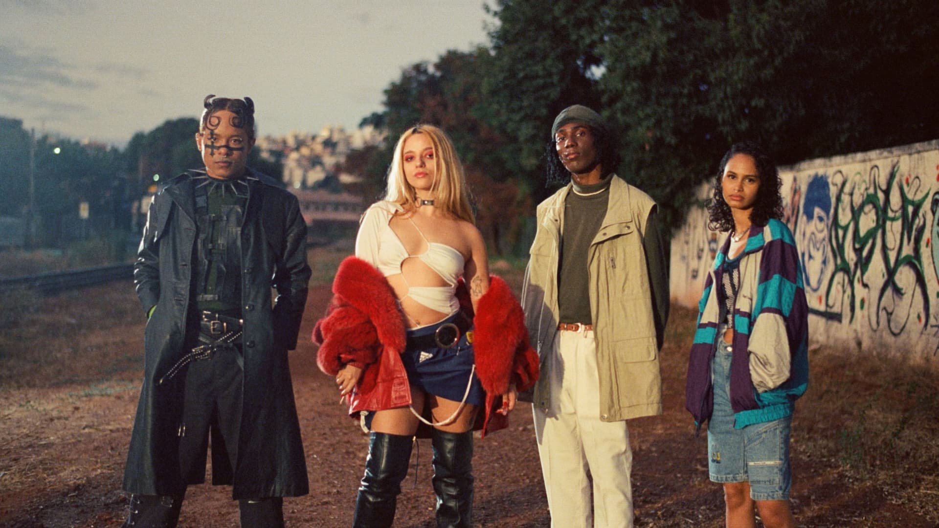 Nós é Ruim e Mora Longe