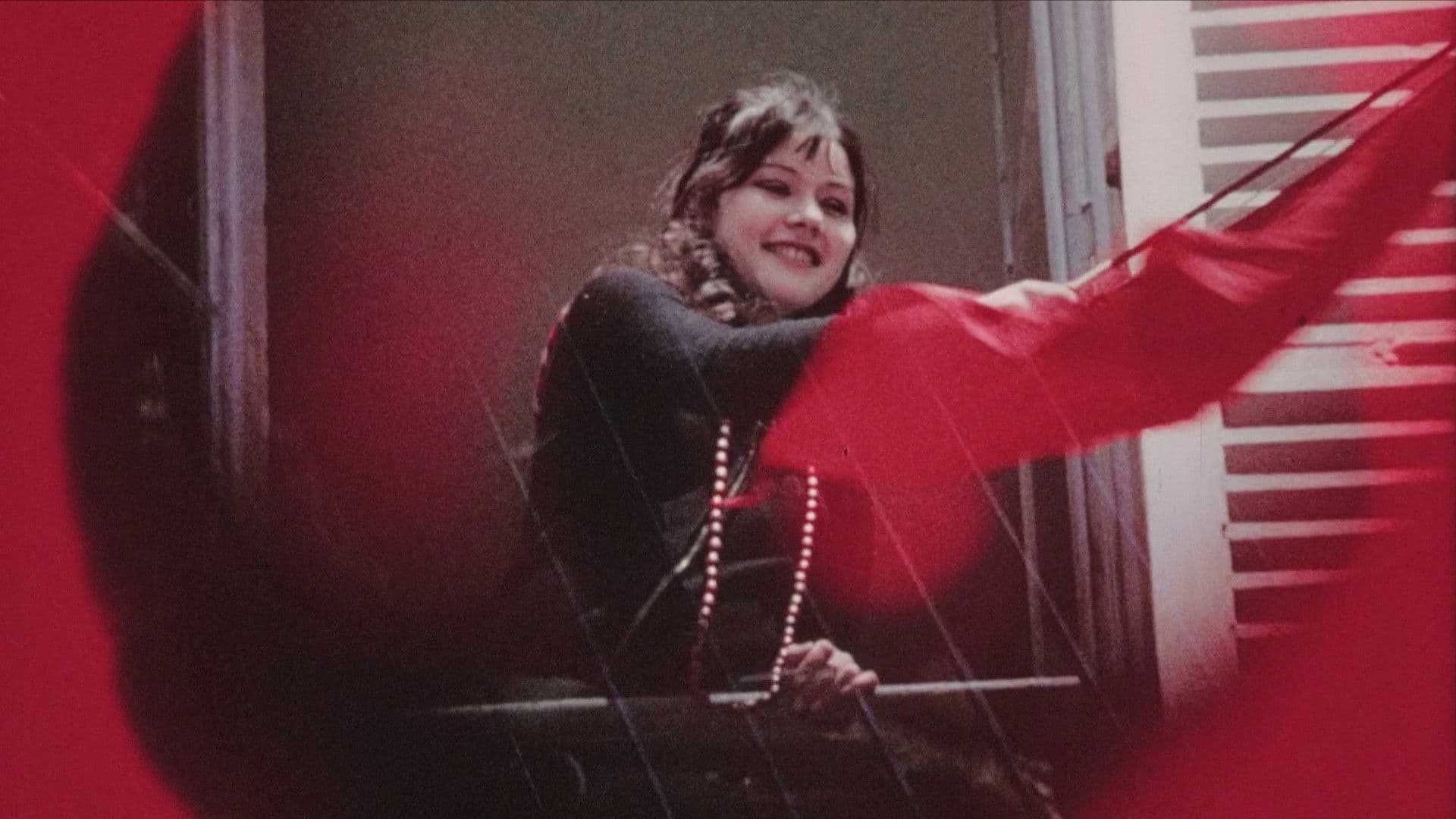 La révolution n'est qu'un début. Continuons le combat.