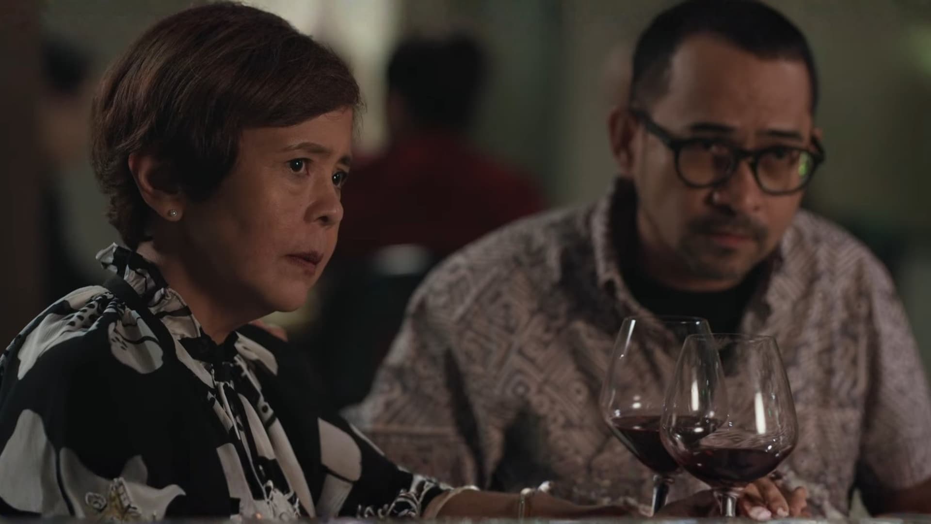 Habang Nilalamon ng Hydra ang Kasaysayan