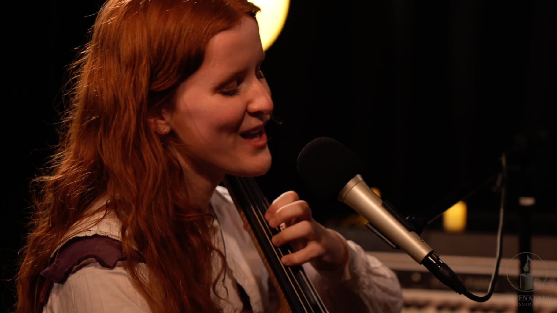 Kerzenklang Sessions: Alice Hurwood - "Keep Looking At Me"