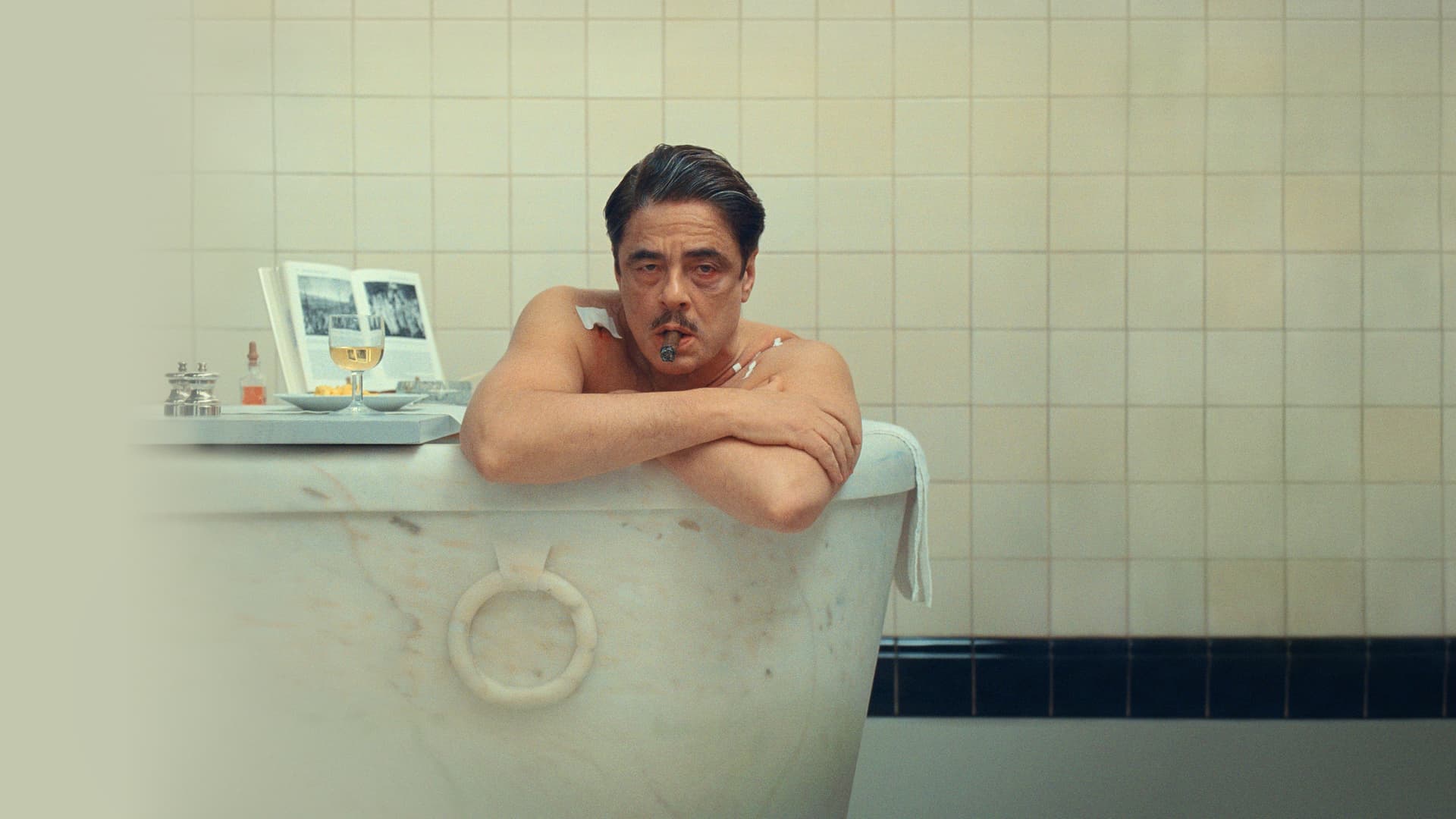 The Phoenician Scheme: Conspirația