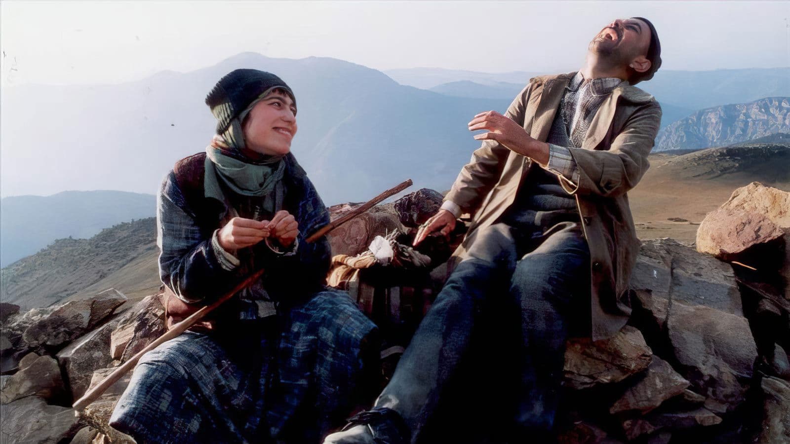 Inja cheraghi roshan ast