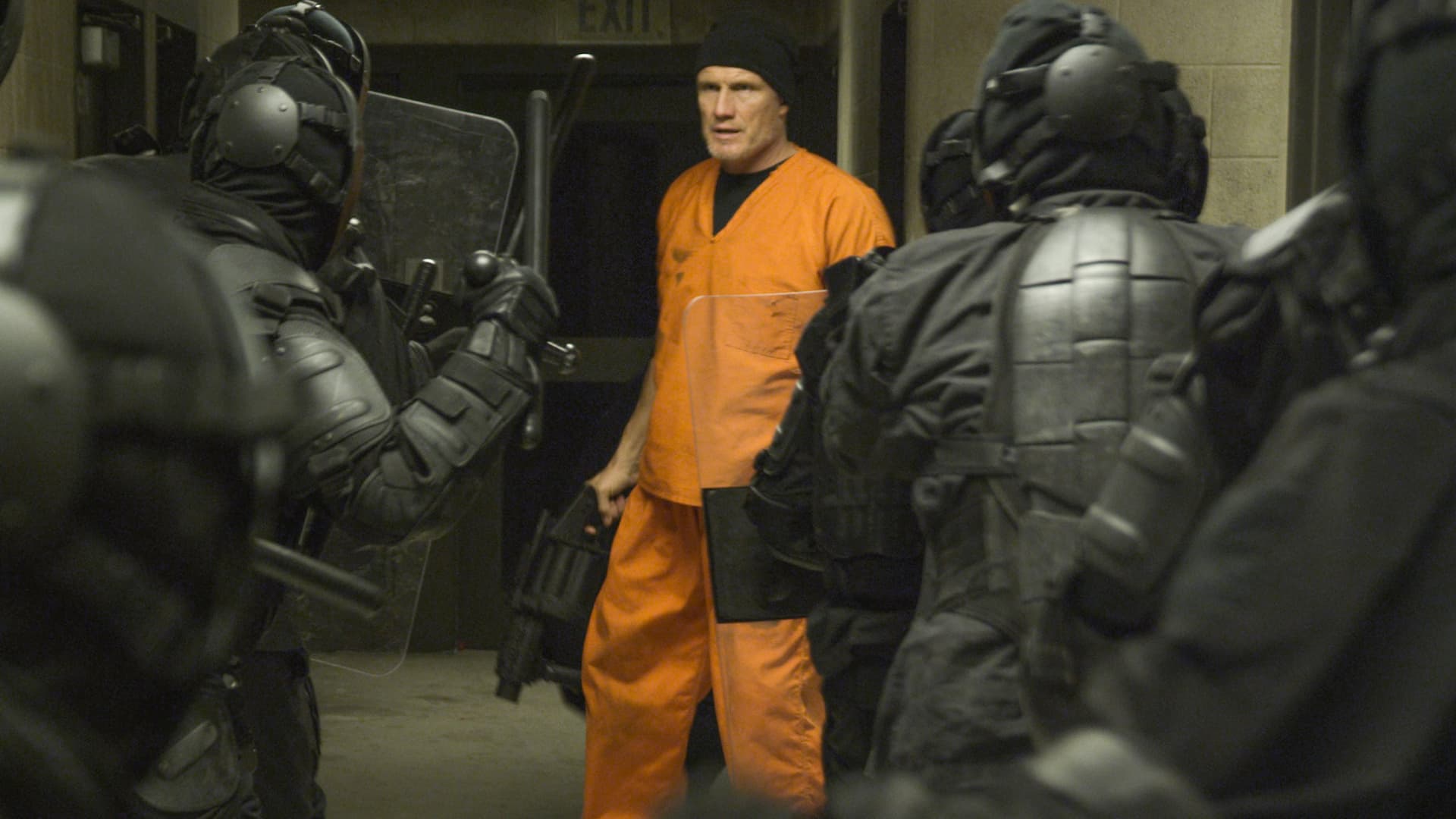 Revoltă după gratii