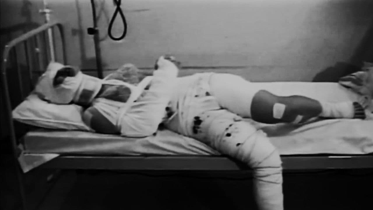 L'étudiante blessée - 怪我した女子大生