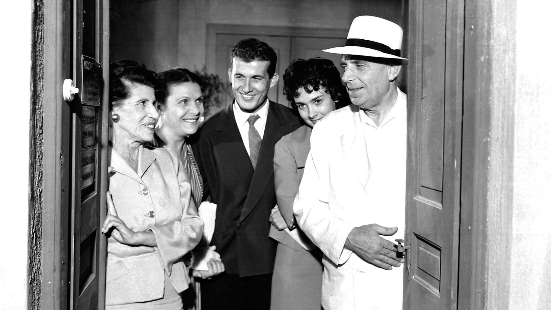 Η Κυρά Μας η Μαμή