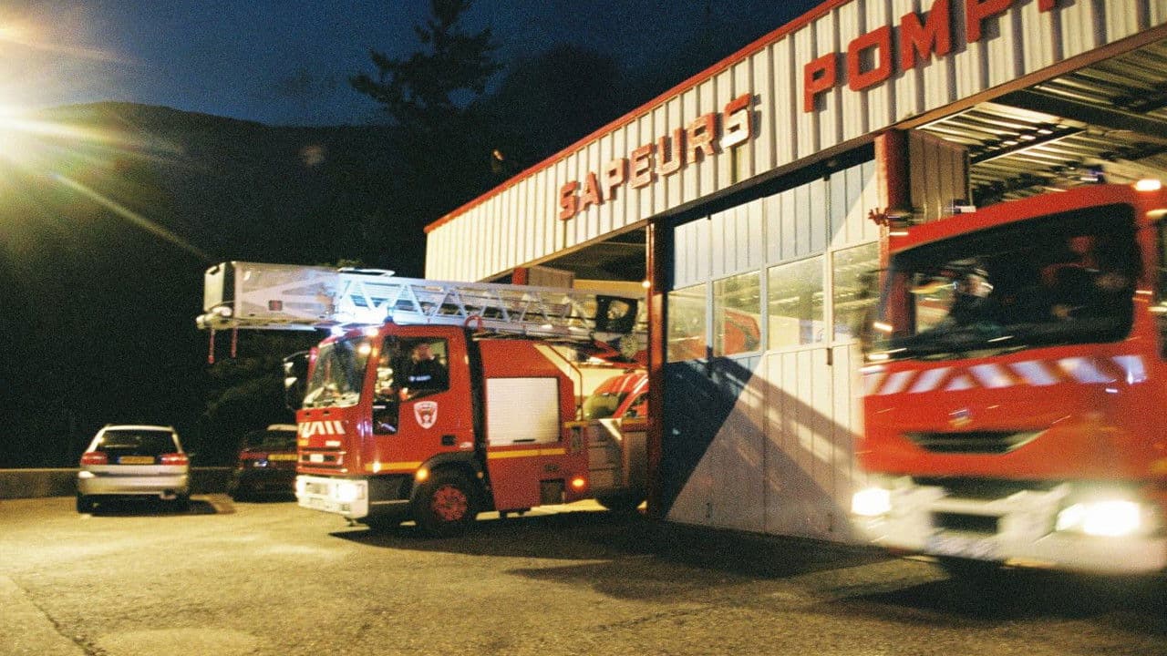 Dans un camion rouge
