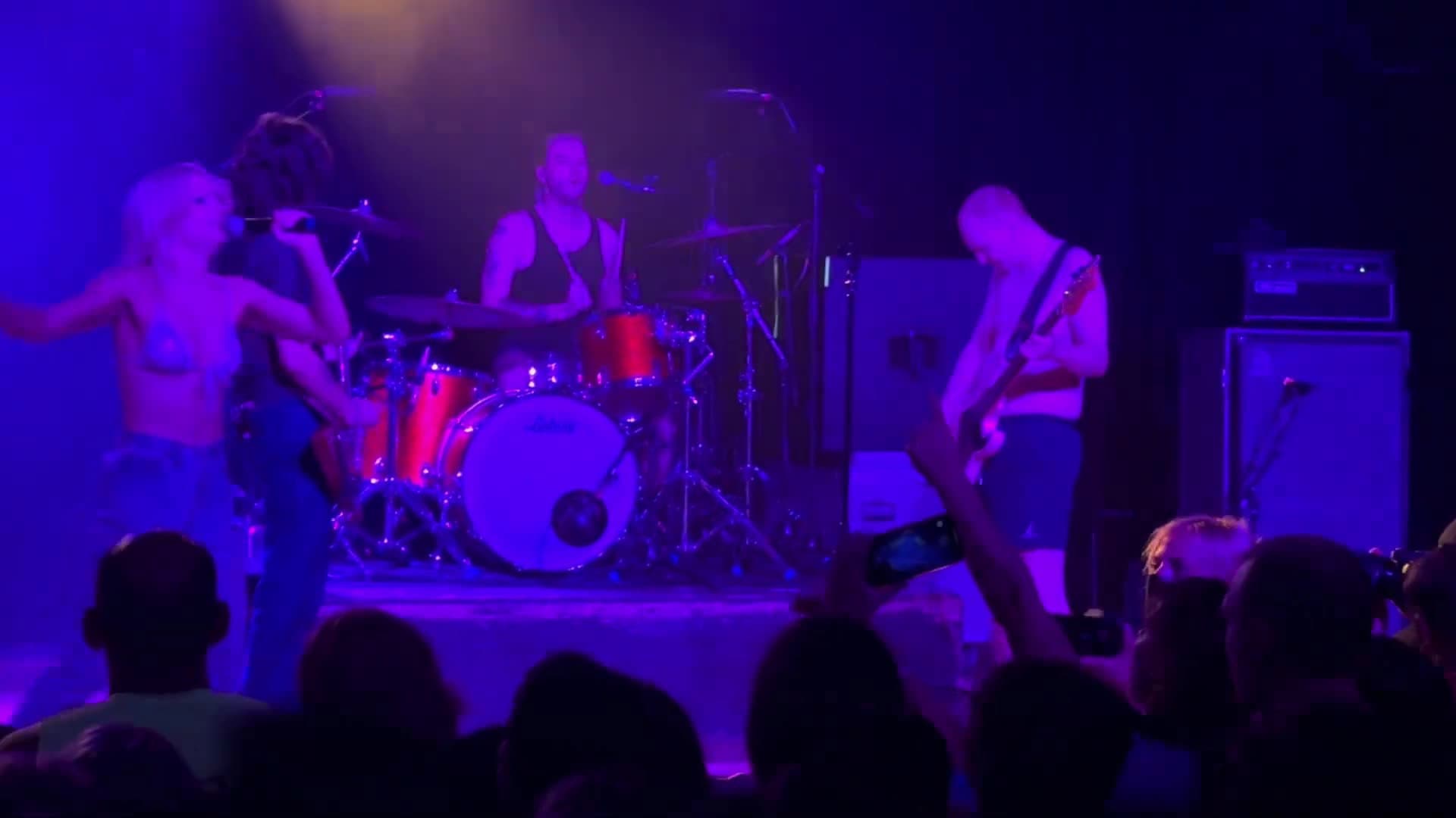 Amyl and the Sniffers - Live Granada Theater, Lawrence, Kansas