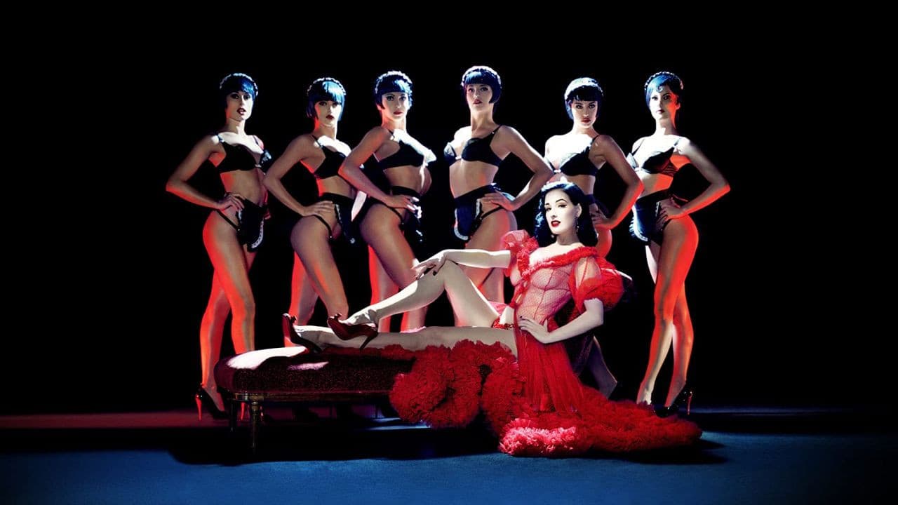 Dita von Teese la Crazy Horse din Paris