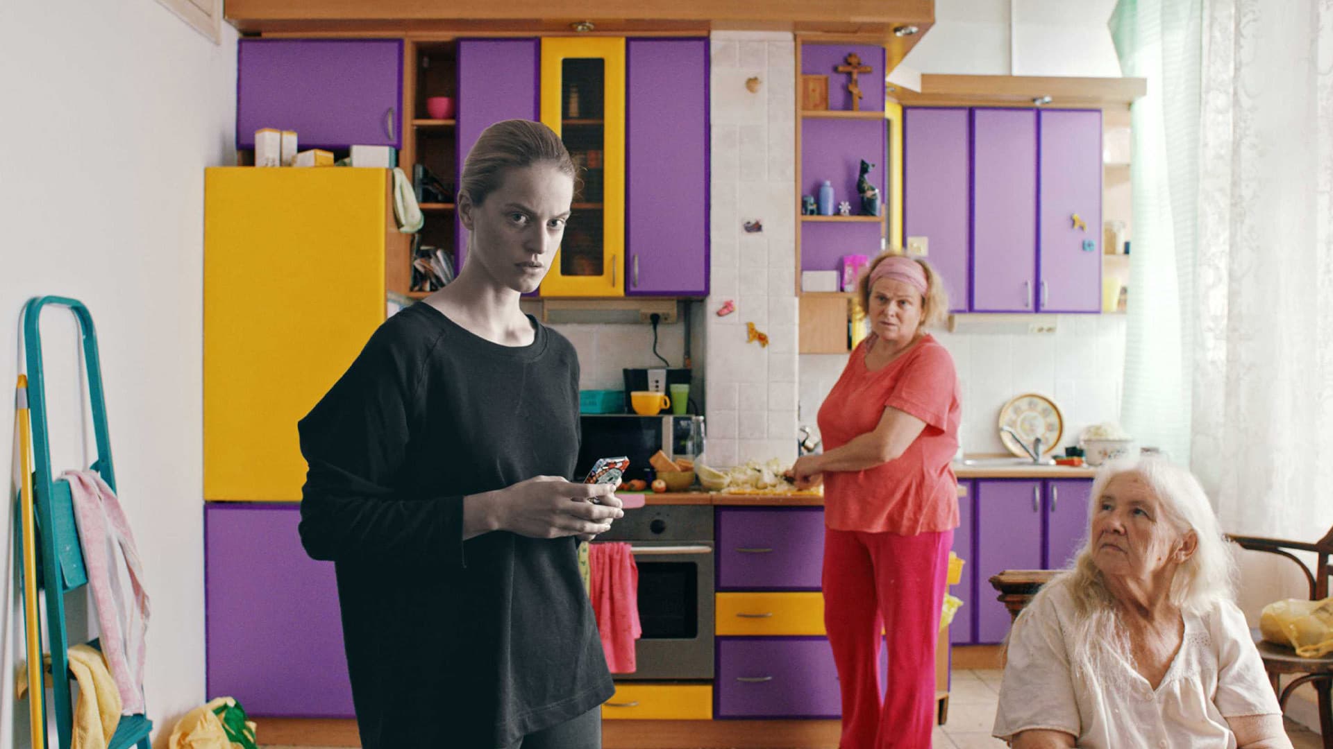 Знебарвлена