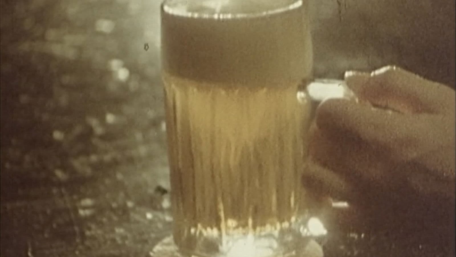 Mezi rty a sklenicemi