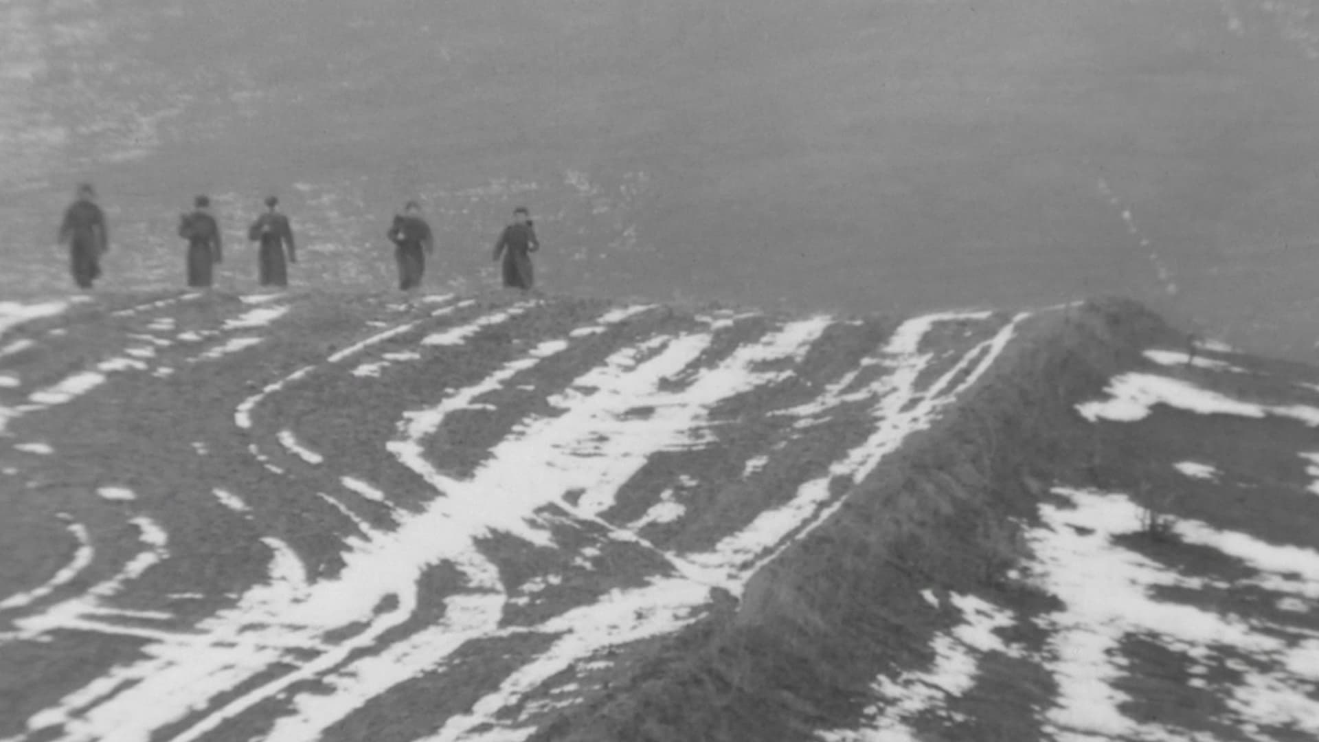 Вона чекає його, чекає...