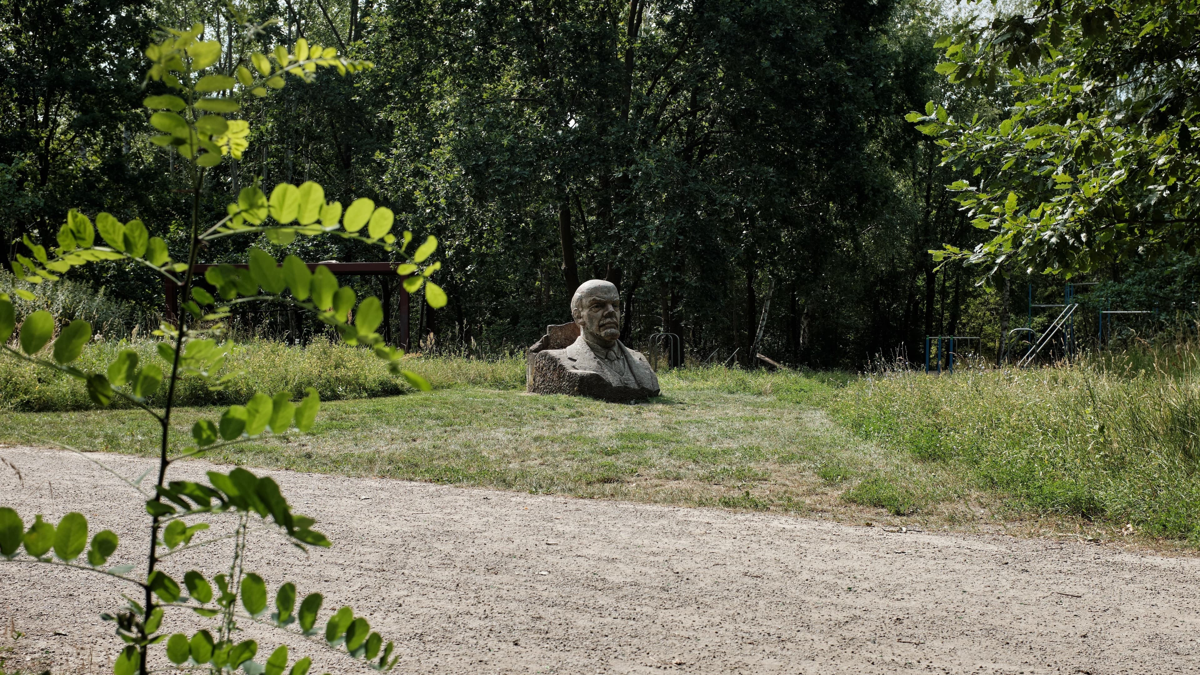 The Sun Sets Like a Scar