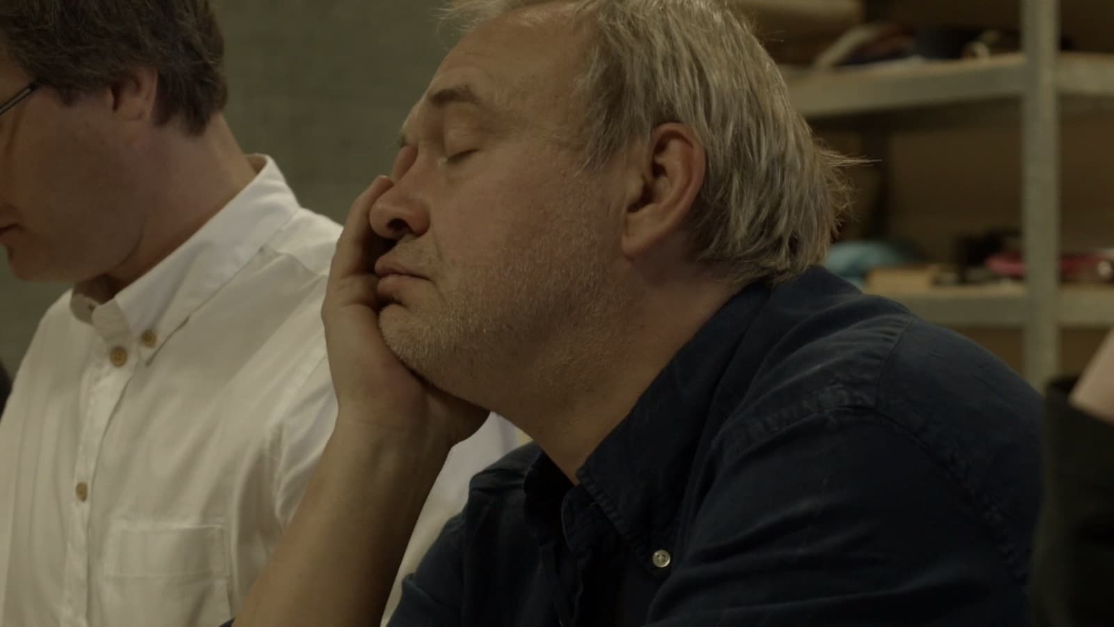 Поміж кадрами