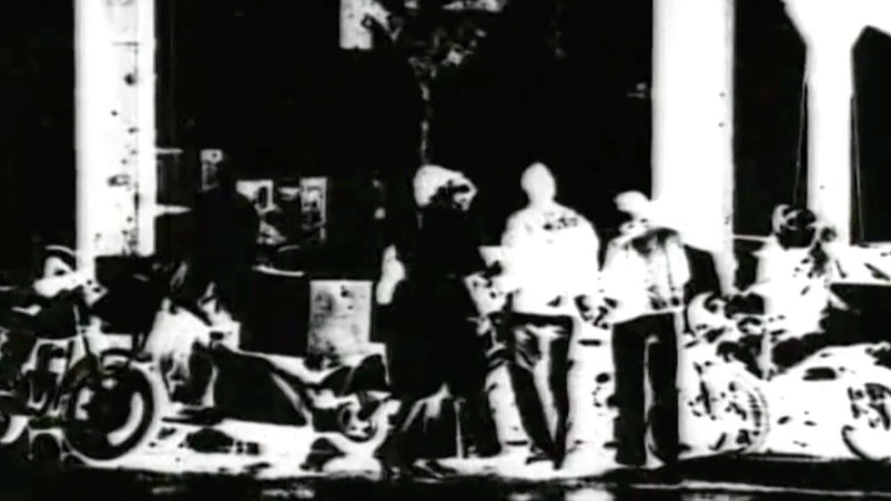 Se solicita Muchacha de buena presencia y Motorizado con moto propia