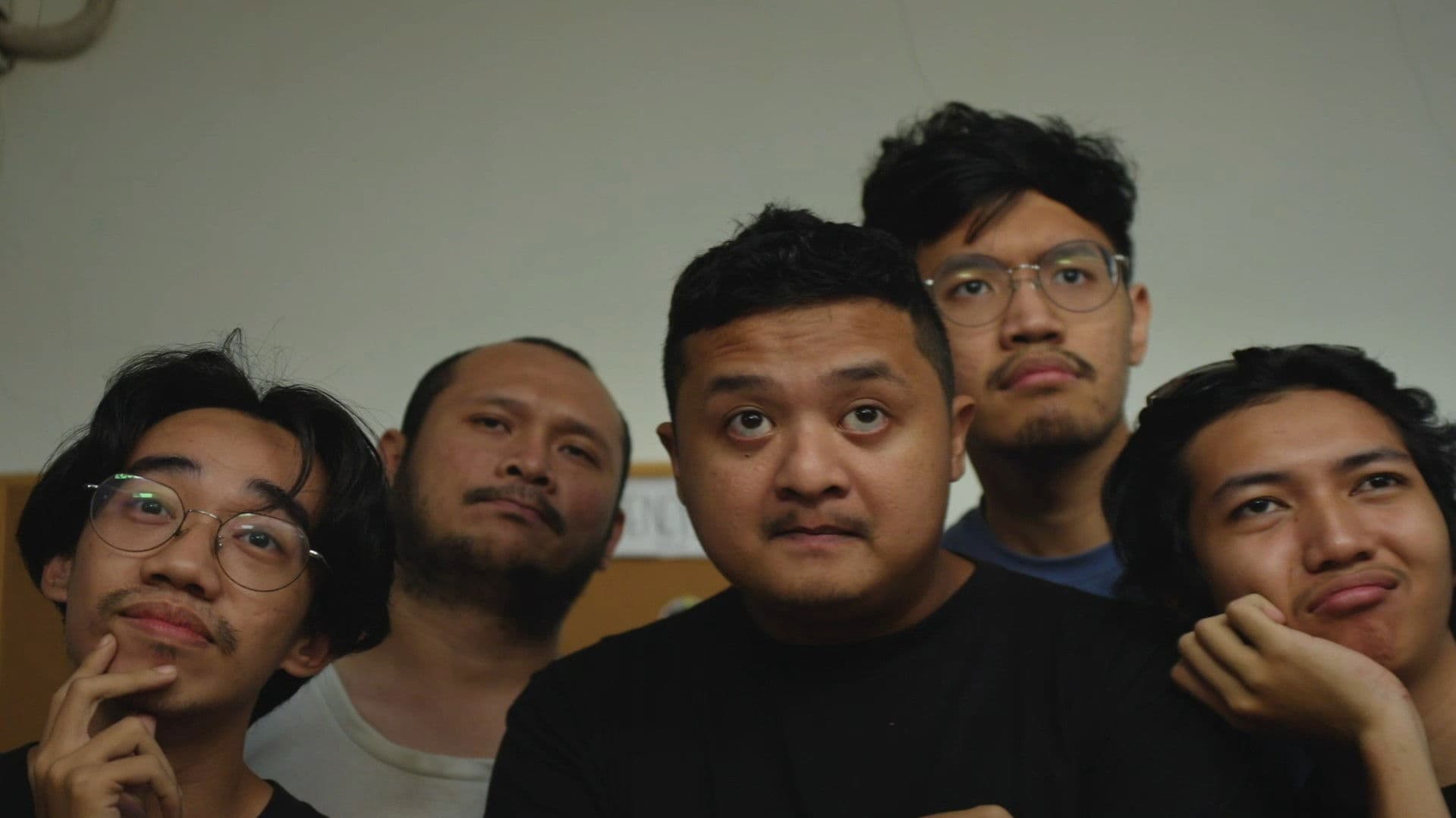 Pisang Robot Satu Kata