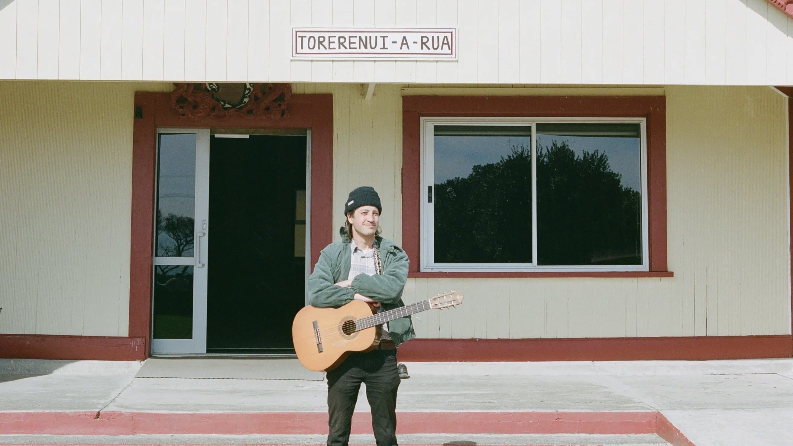 Marlon Williams: NgĀ Ao E Rua – Two Worlds