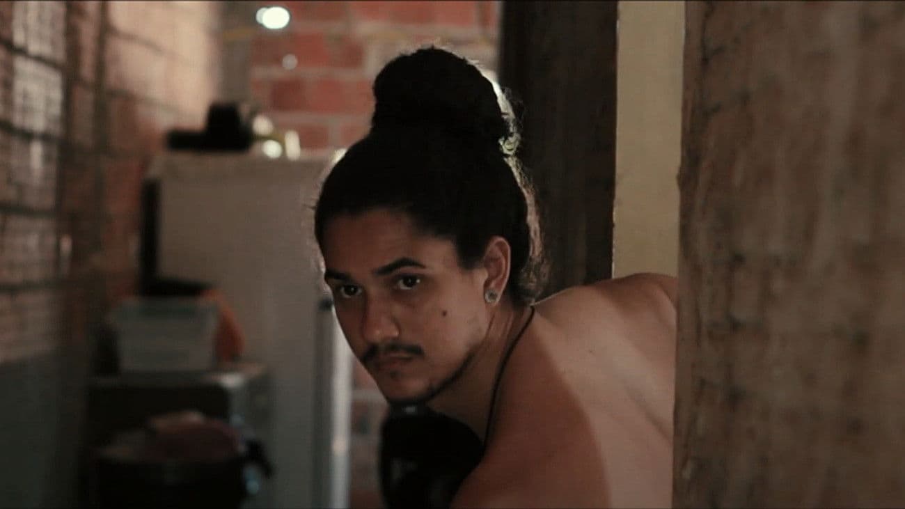 Tem Alguém Na Minha Casa