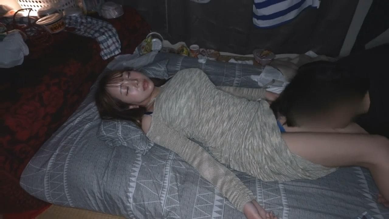 GEBB-025 【推定Jカップ爆乳女編】無防備女 睡眠姦盗撮