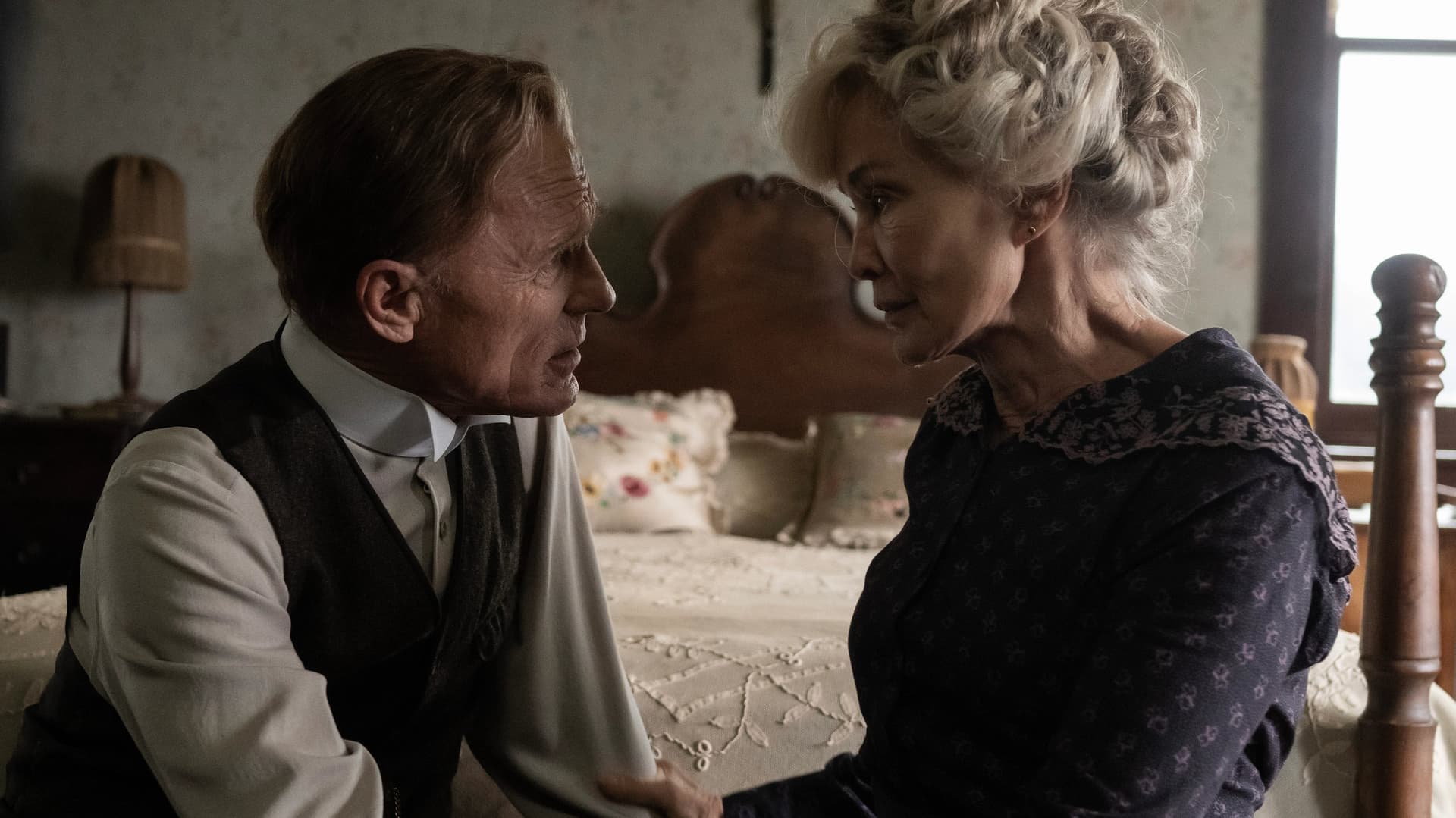 Călătoria unei zile lungi în noapte