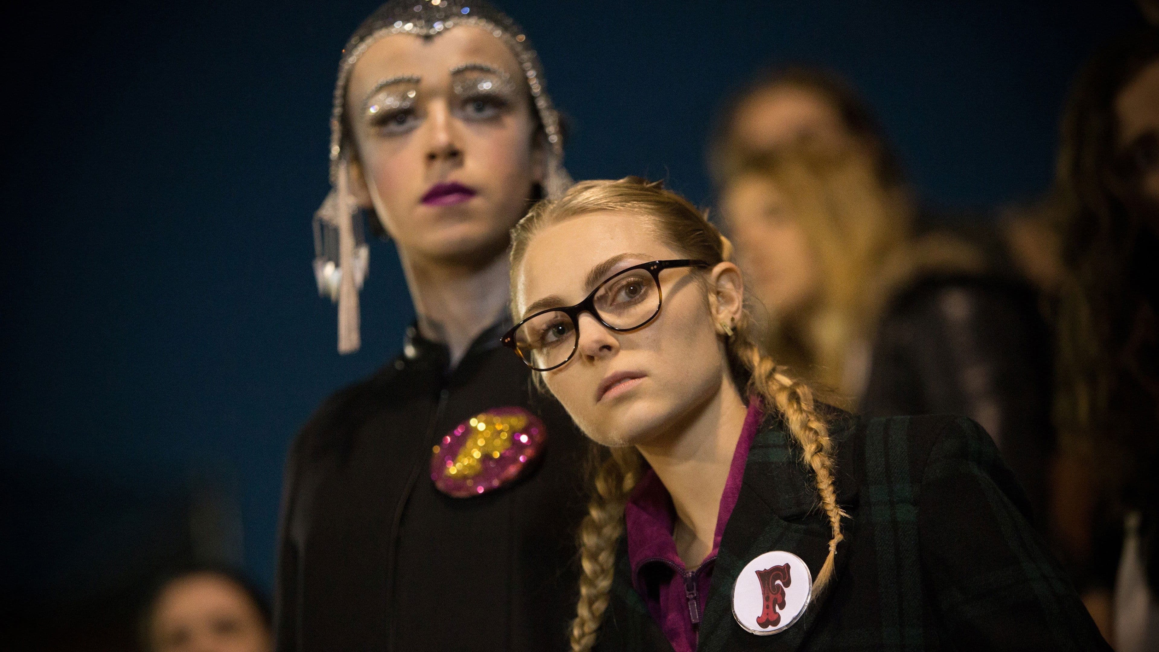 Un spectacol al ciudaților