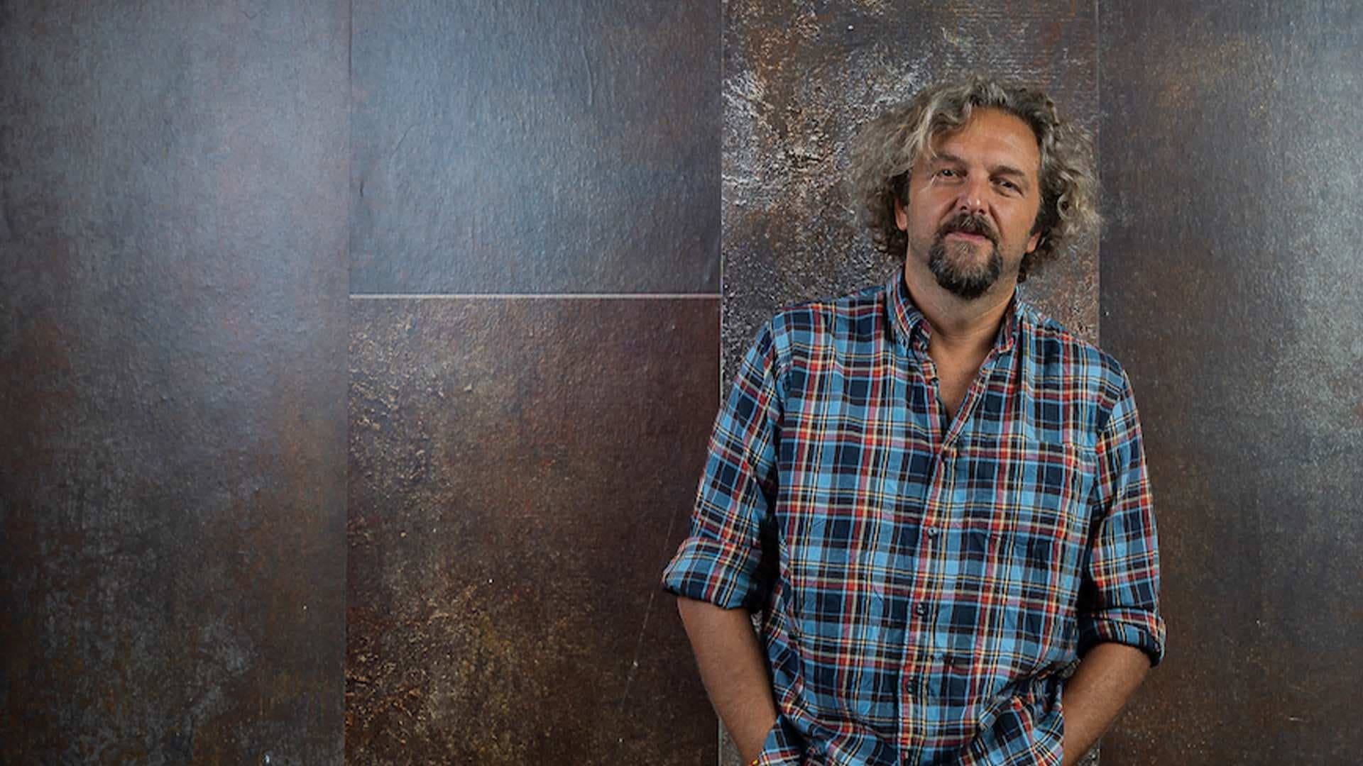 Antonio Ornano – Maschio caucasico irrisolto