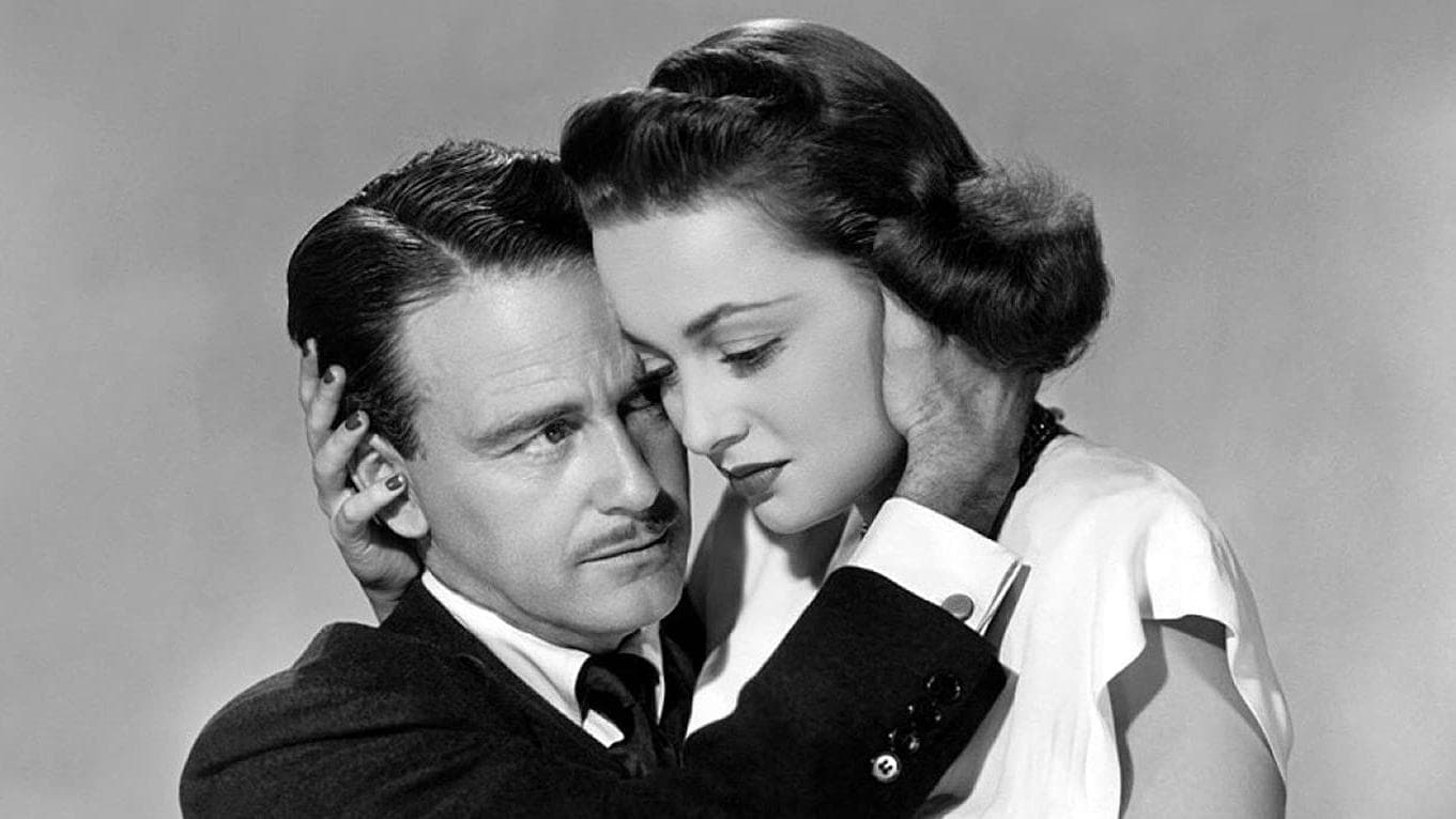 Oglinda întunecată