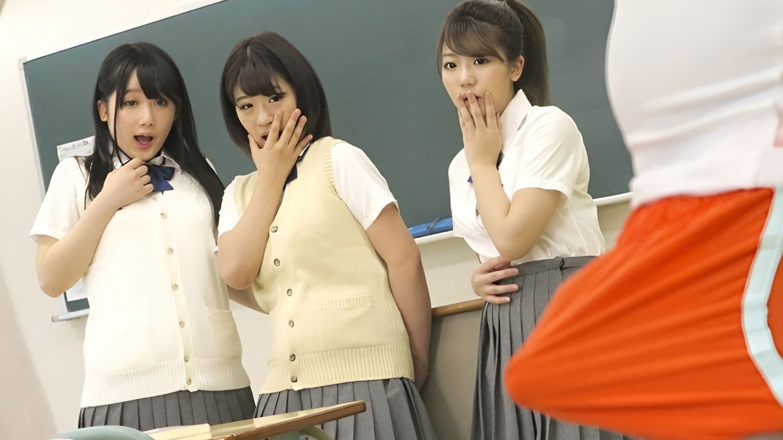 「転校生は黒人（*゜ロ゜）ハッ！！」私たちのクラスに来た転校生はまさかの黒人！？偶然見てしまった彼のビッグなチ○コが頭から離れなくなり、「Please show me！」とお願いしているうちにアソコが疼きだして…