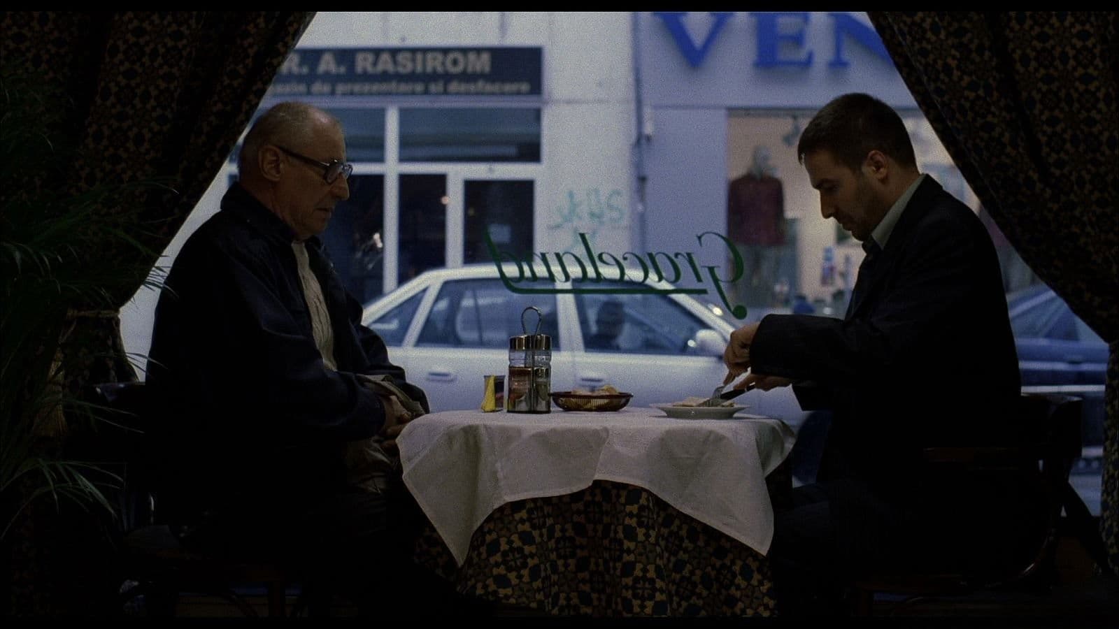 Un cartus de Kent și un pachet de cafea