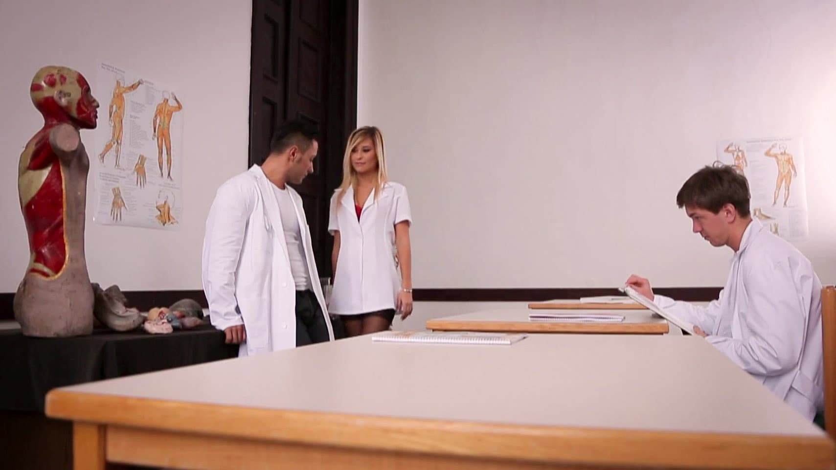 Anissa & Lola à l'École d'Infirmières