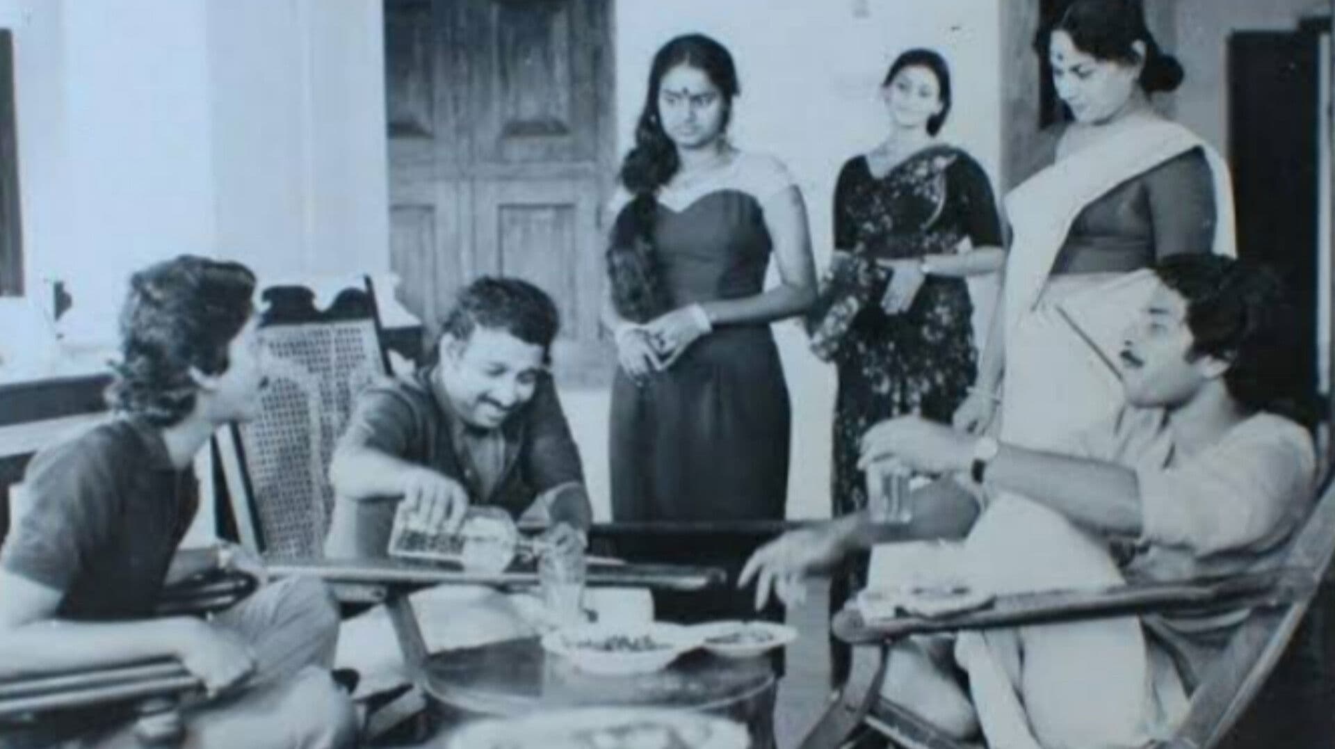 അരപ്പട്ട കെട്ടിയ ഗ്രാമത്തിൽ