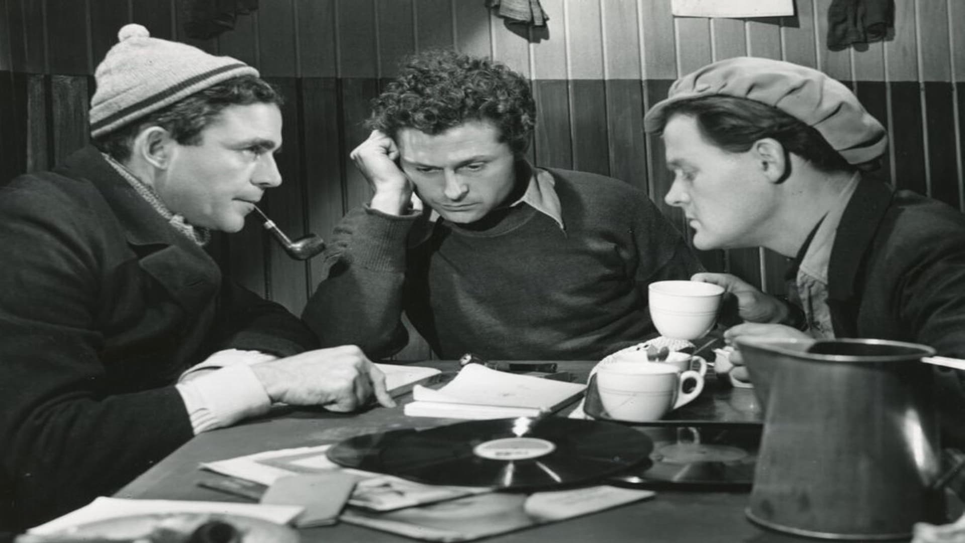 Støt staar den danske sømand