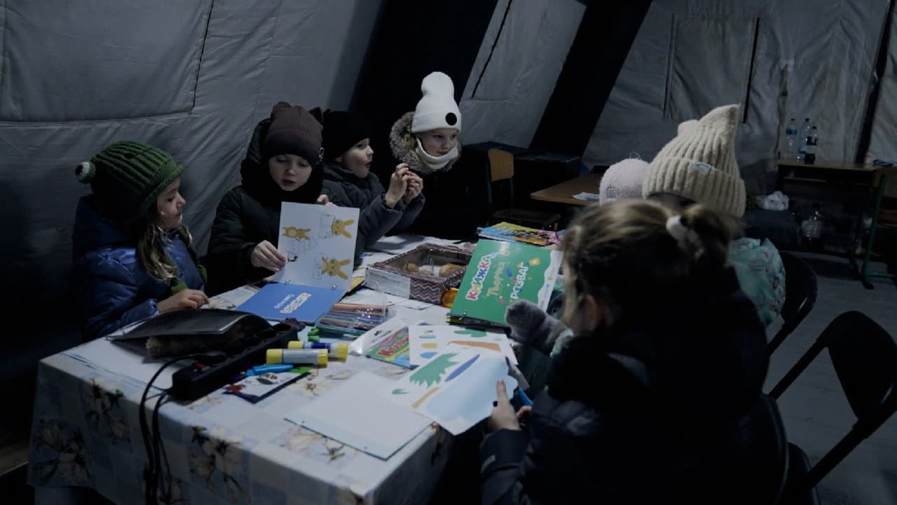 Pimeduse poolt valgustatud