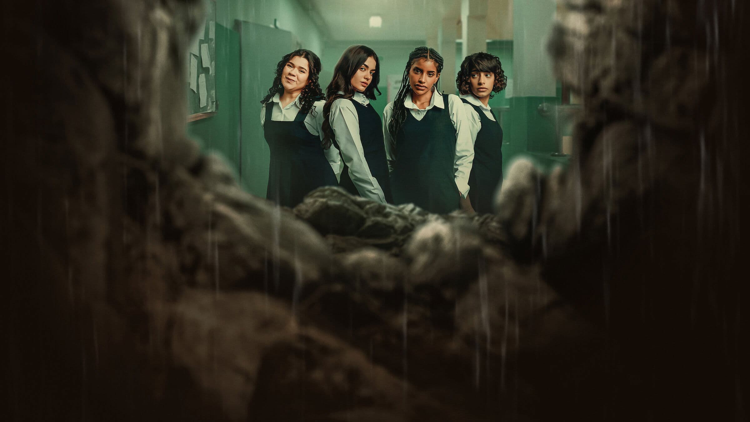 Din fum și cenușă: Groapa