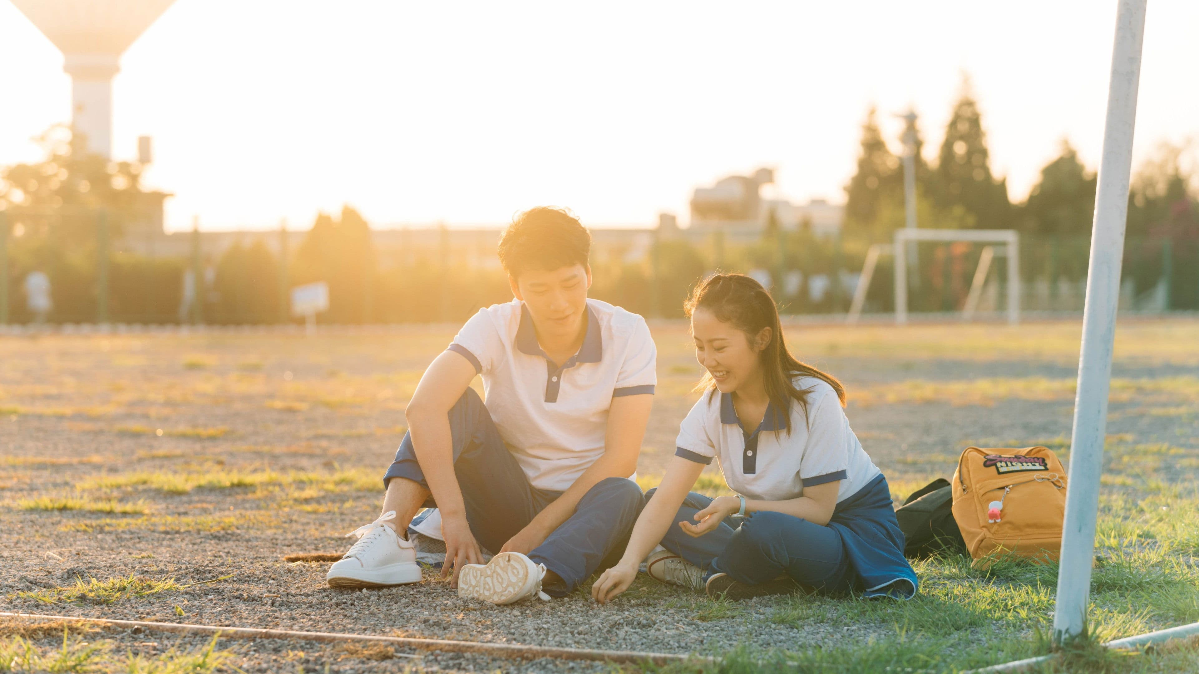 刻在书桌上的时光